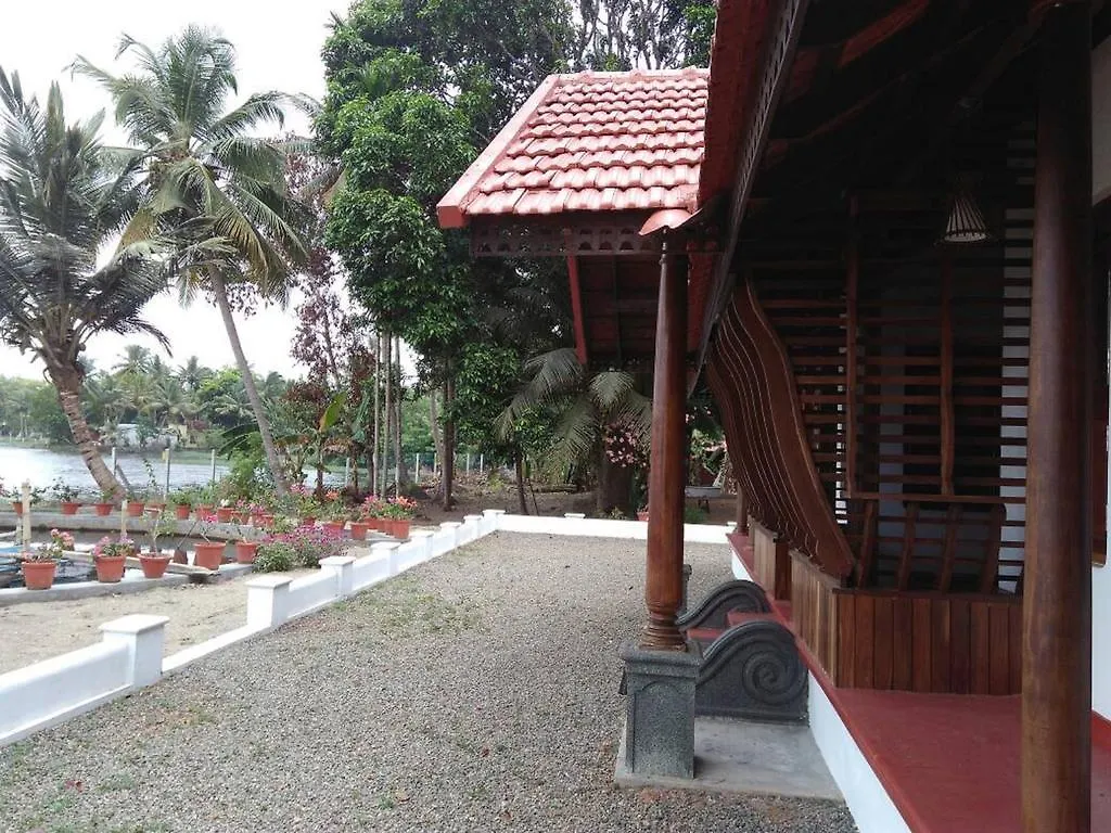 Top-Yard Heritage Alappuzha Homestay